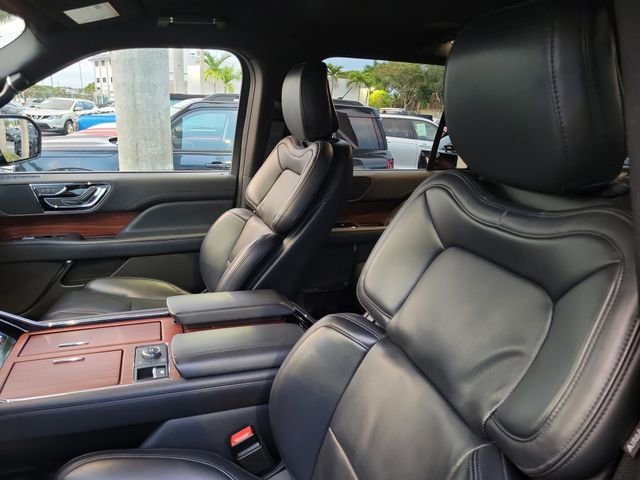 Used 2024 Lincoln Navigator Premiere AWD/4WD image 9