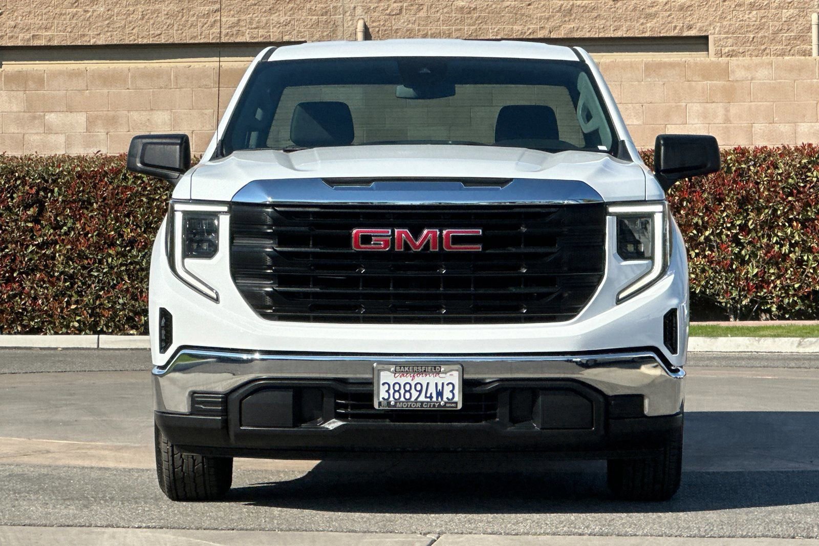 Used 2023 GMC Sierra 1500 Pro w/ Convenience Package image 9
