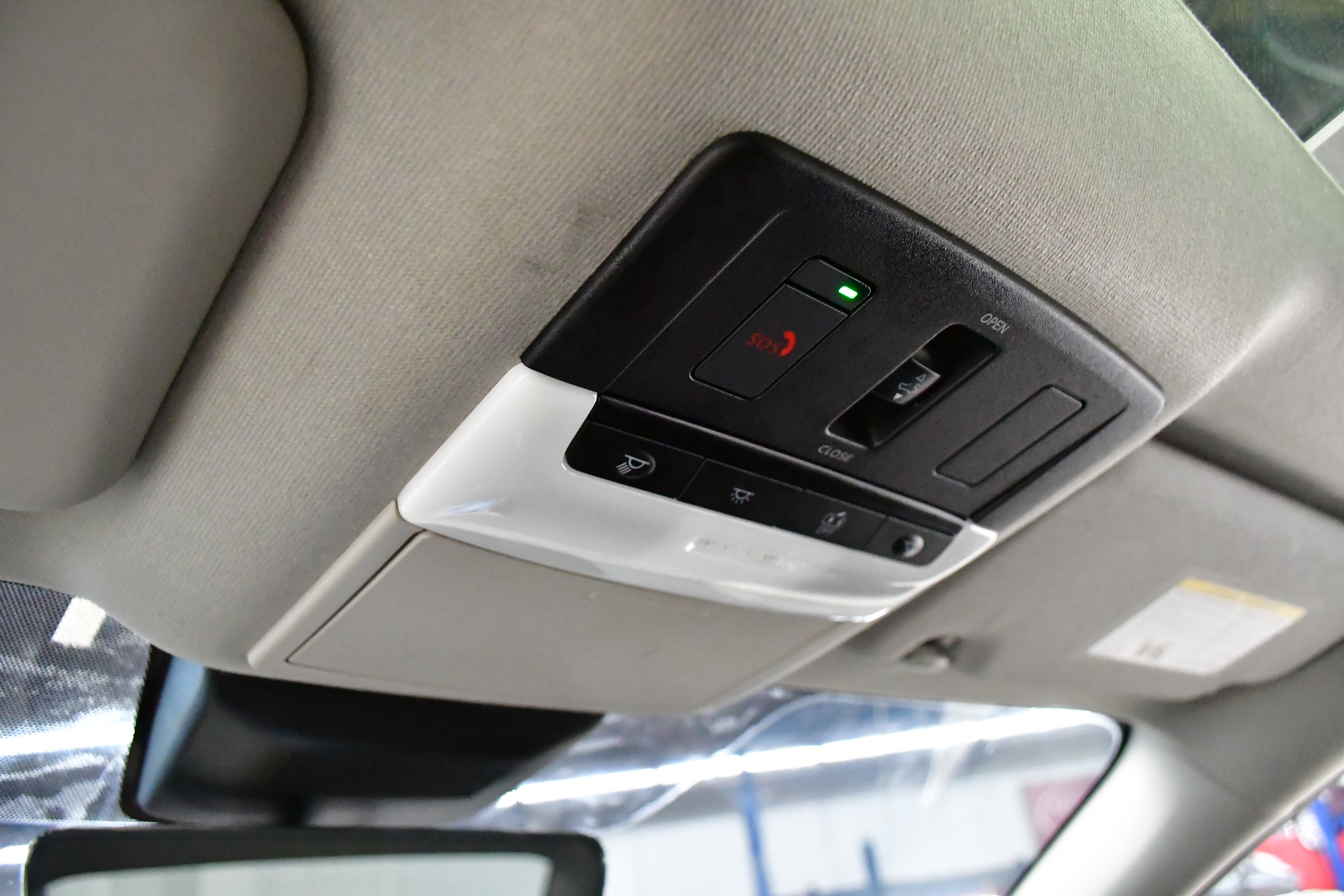 Used 2025 Nissan Sentra SR w/ SR Premium Package image 30