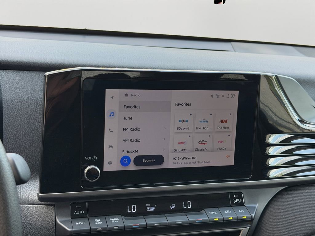 Used 2025 Toyota Camry LE FWD image 18