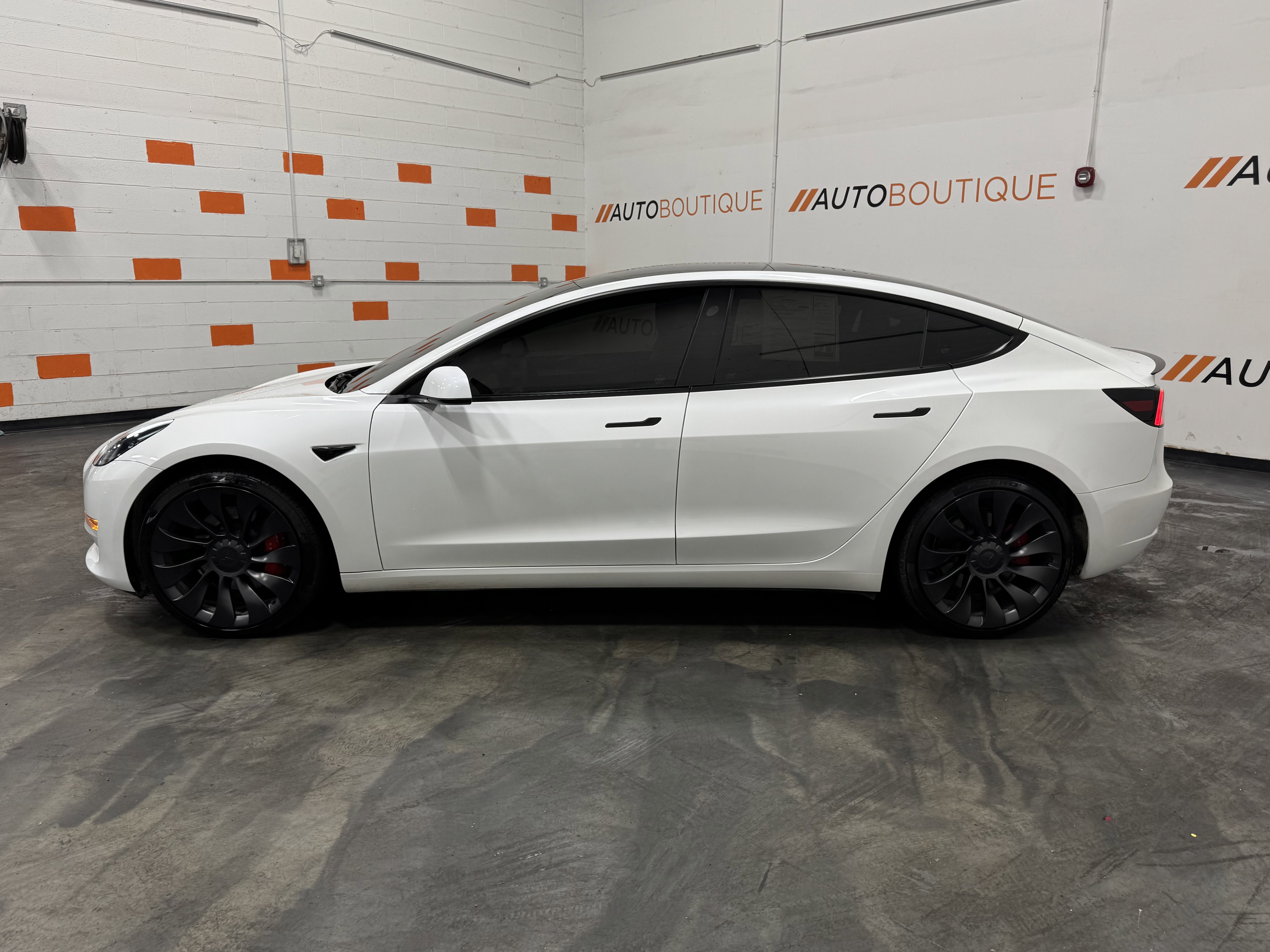 Used 2023 Tesla Model 3 Performance image 9