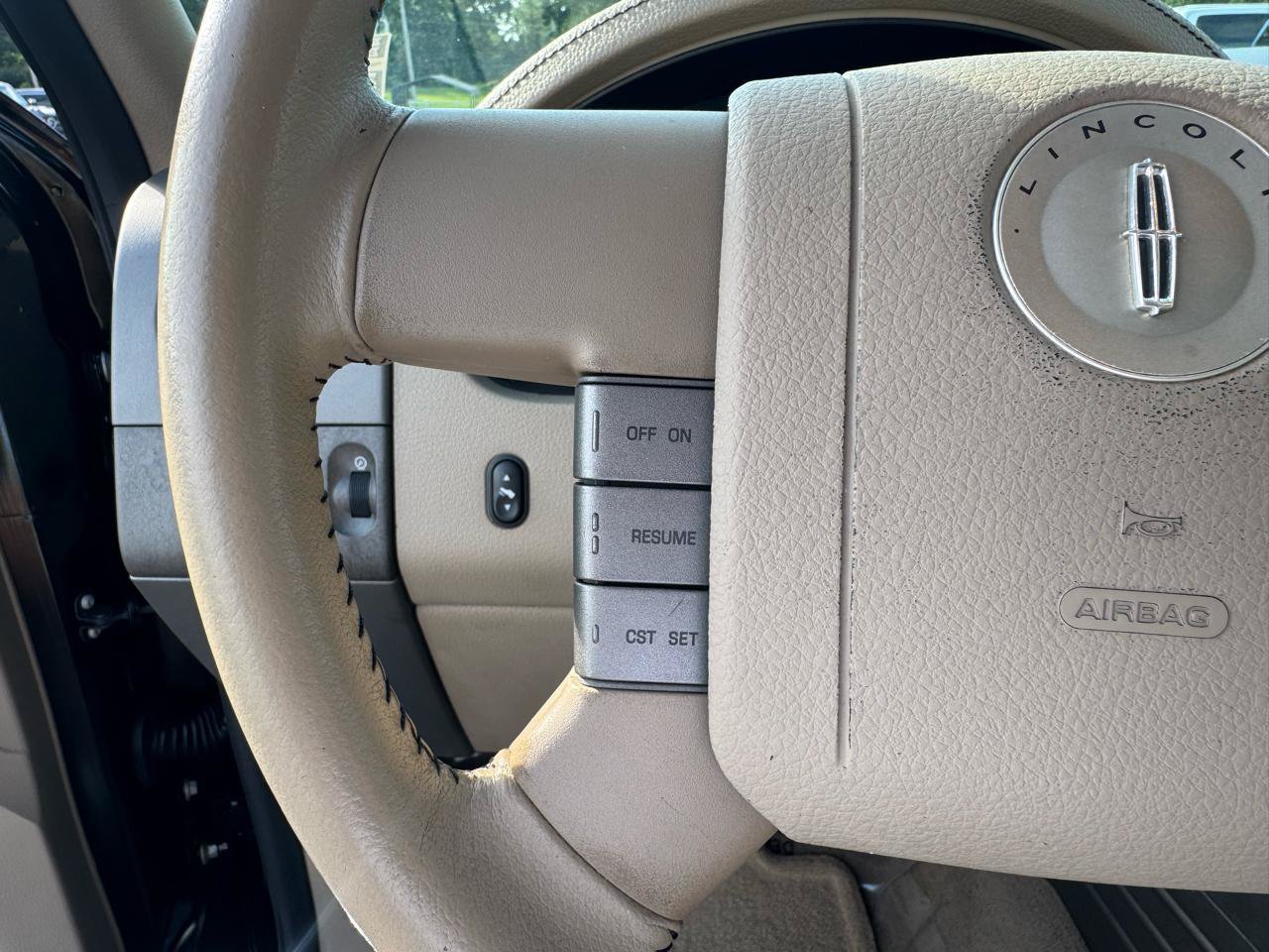 Used 2006 Lincoln Mark LT 4x4 image 23