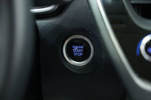 Used 2022 Toyota Corolla Cross XLE image 24