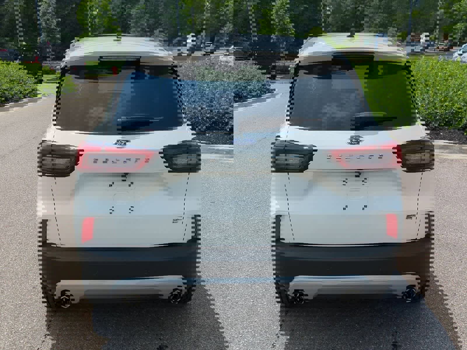 Used 2024 Ford Escape SE image 7