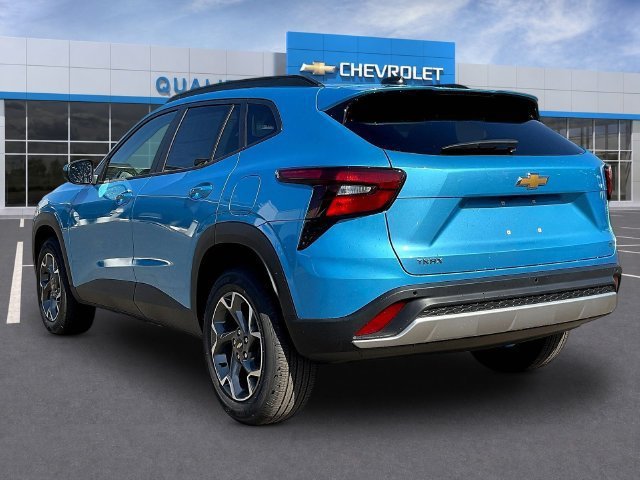 New 2026 Chevrolet Trax LT w/ Driver Confidence Package FWD image 3