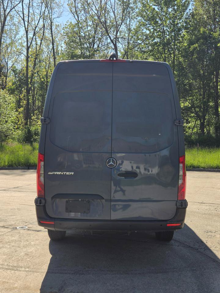 Used 2019 Mercedes-Benz Sprinter 170 image 4
