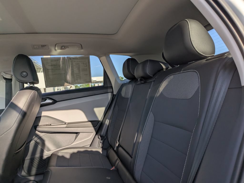 Certified 2023 Volkswagen Taos SE w/ Panoramic Sunroof Package FWD image 16