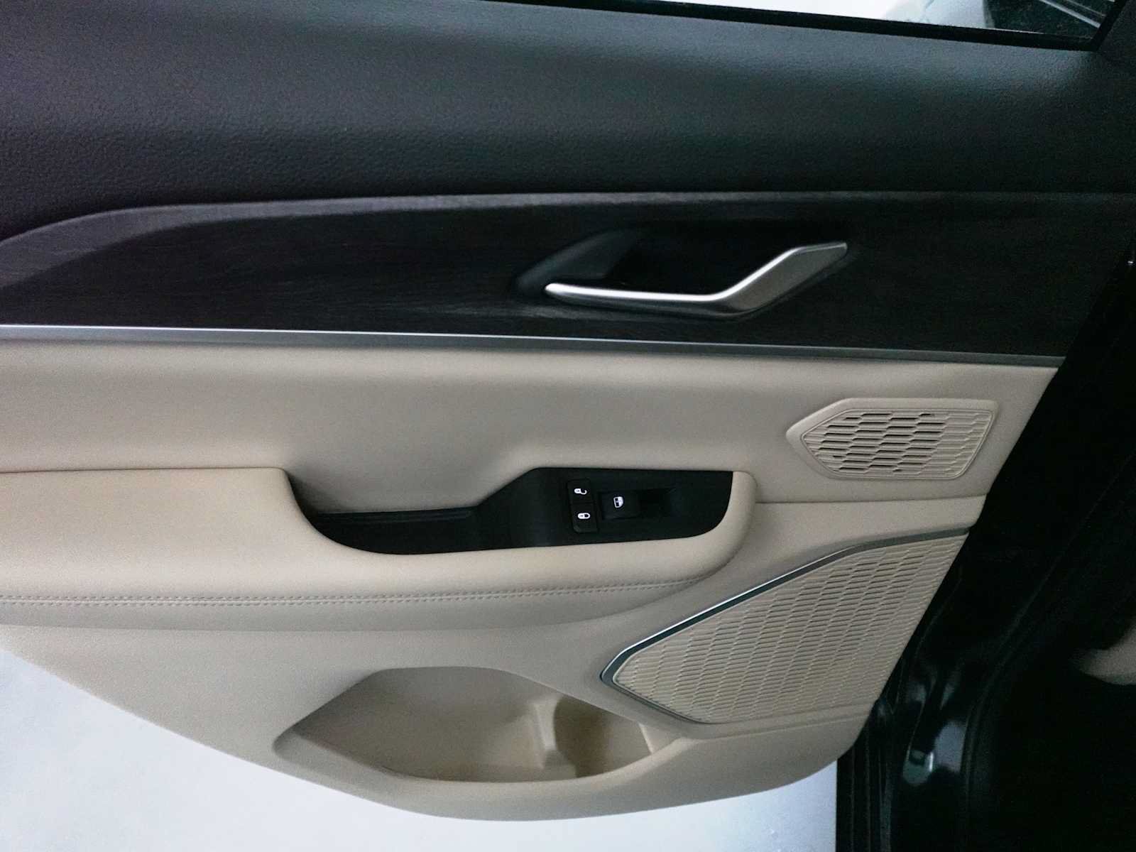 Used 2023 Jeep Grand Cherokee 4WD 4xe image 25