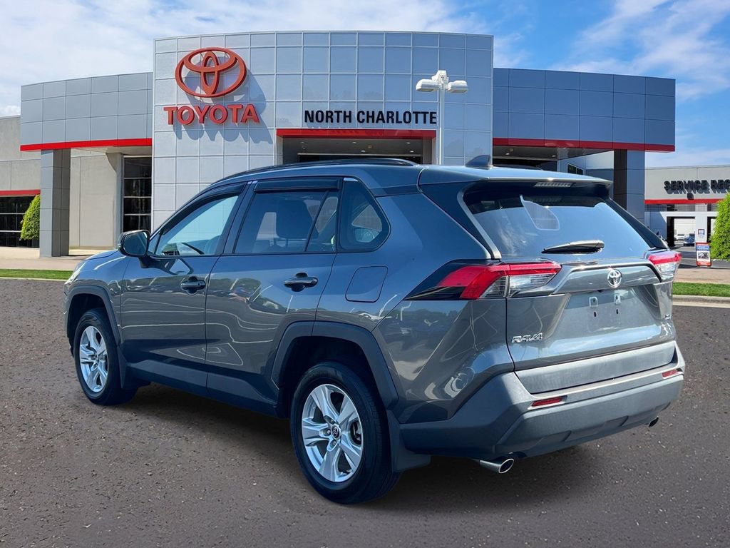 Used 2021 Toyota RAV4 XLE w/ Convenience Package FWD image 6