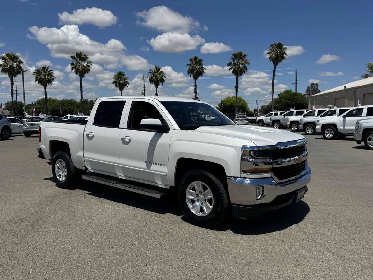 Used 2018 Chevrolet Silverado 1500 LT w/ LT Eassist Package RWD image 12