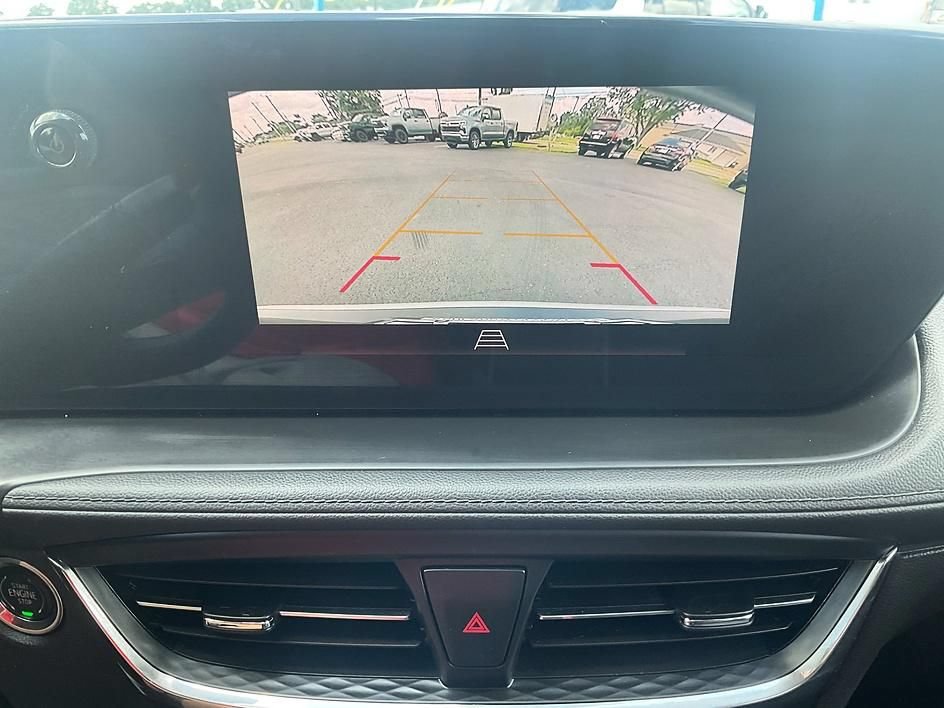 Used 2025 Buick Encore GX Preferred AWD/4WD image 18