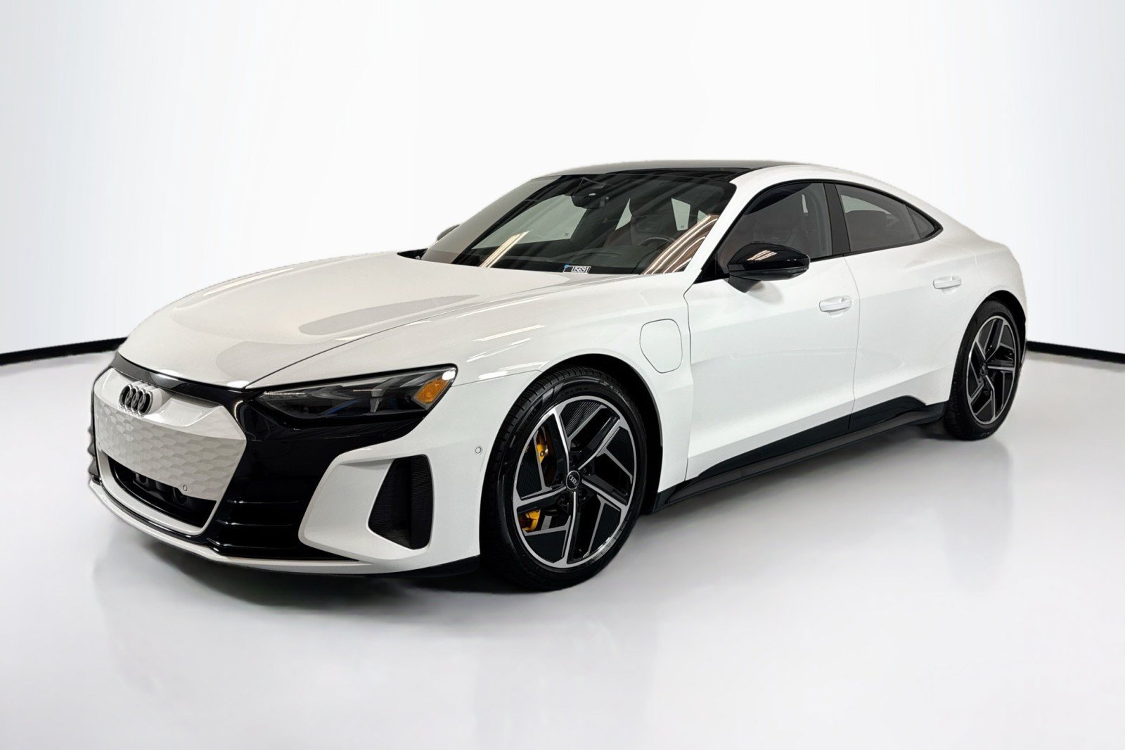 Used 2024 Audi RS e-tron GT AWD/4WD image 1
