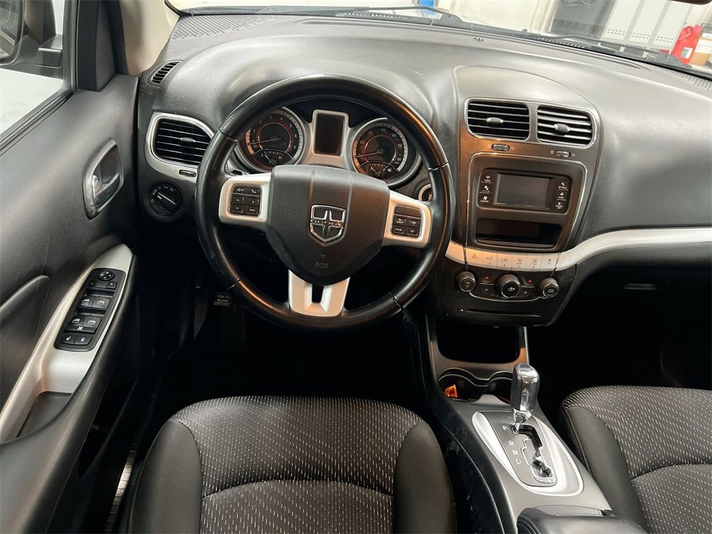 Used 2020 Dodge Journey SE w/ SE Popular Equipment Group image 19