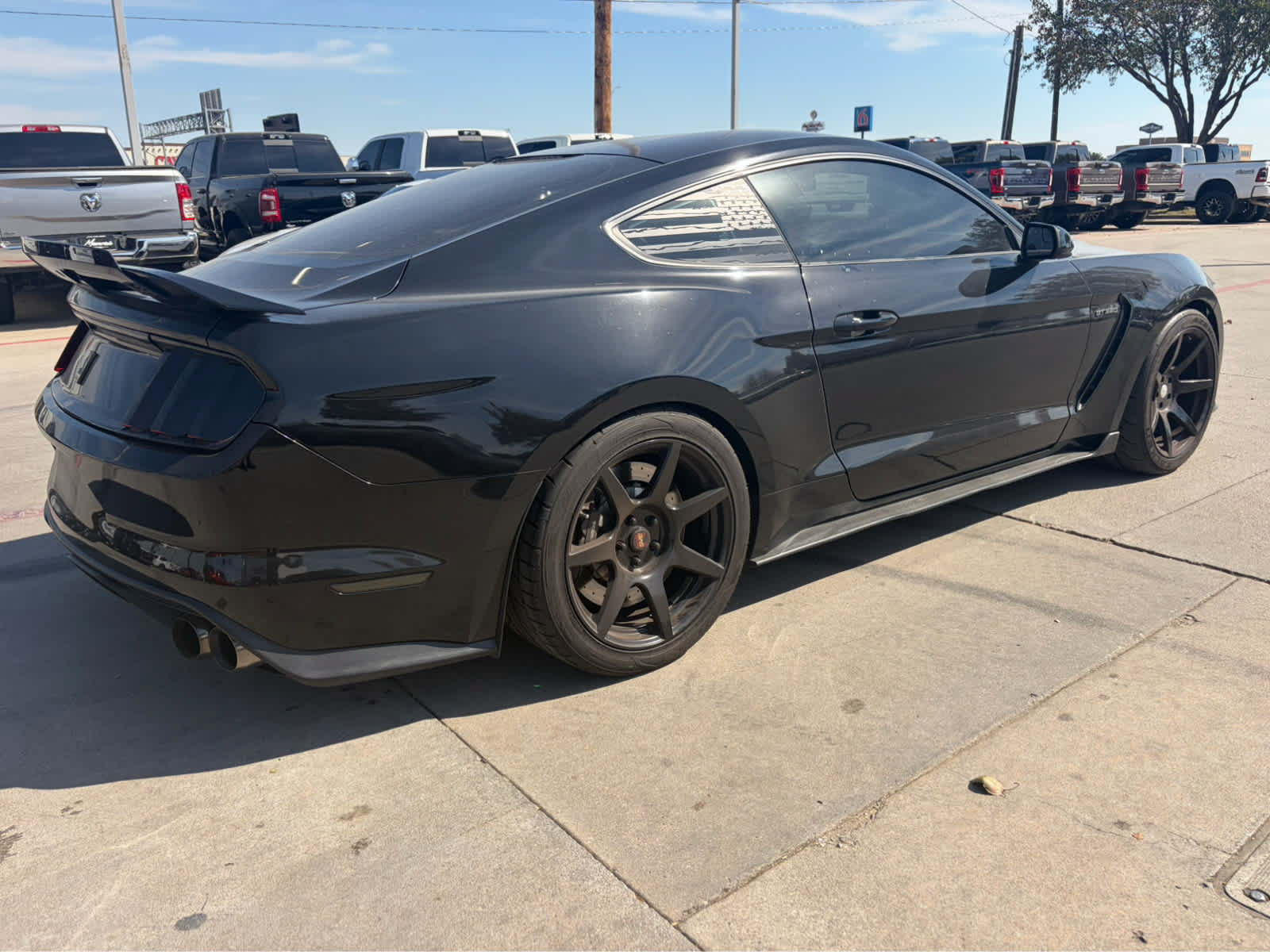 Used 2016 Ford Mustang Shelby GT350 w/ Track Package RWD image 4