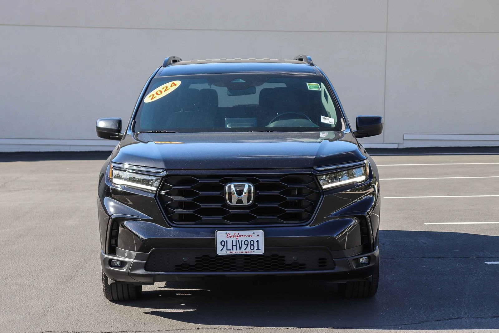 Used 2024 Honda Pilot Sport image 2