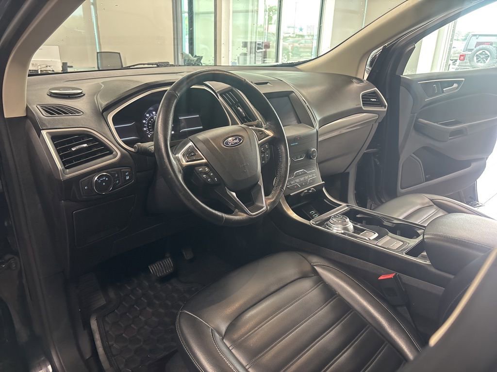 Used 2019 Ford Edge SEL w/ Equipment Group 201A FWD image 32