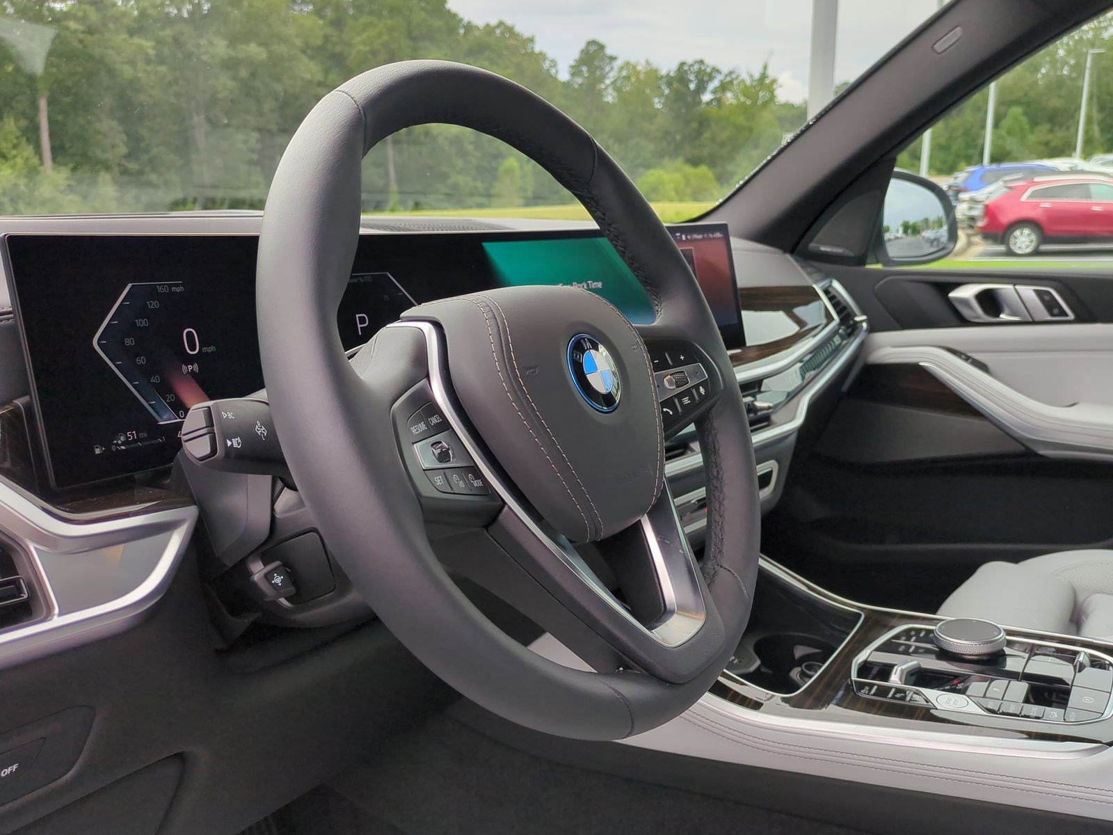 Used 2025 BMW X5 xDrive50e w/ Premium Package image 17