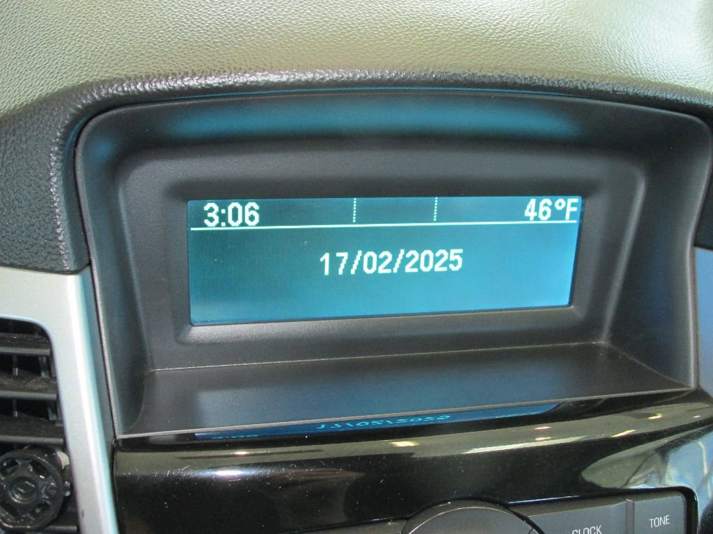 Used 2013 Chevrolet Cruze LT image 21