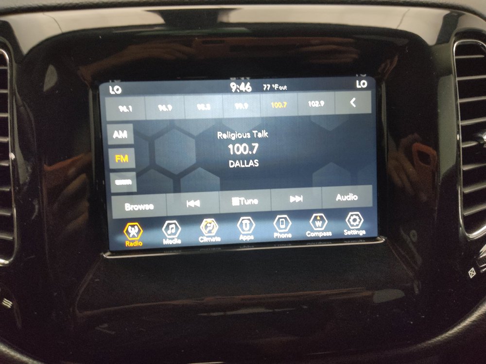 Used 2019 Jeep Compass Latitude FWD image 25