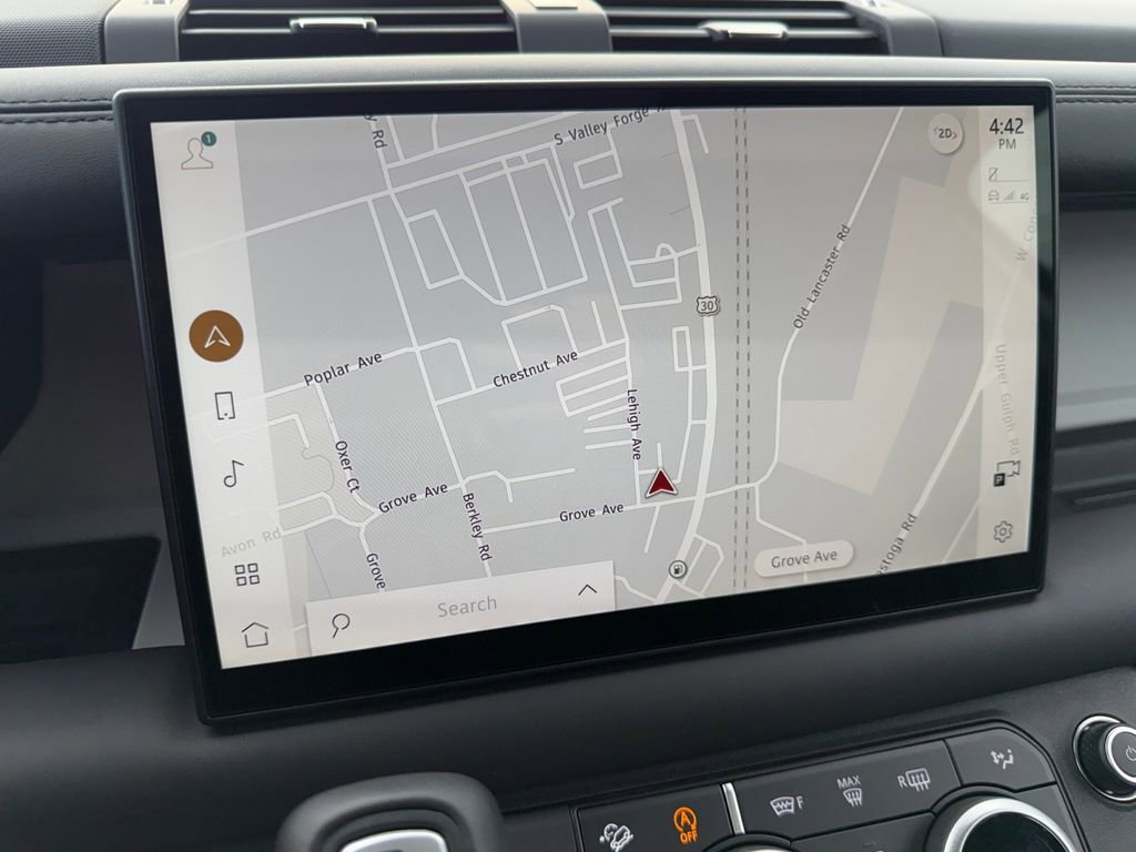 Used 2025 Land Rover Defender 130 X-Dynamic SE image 21