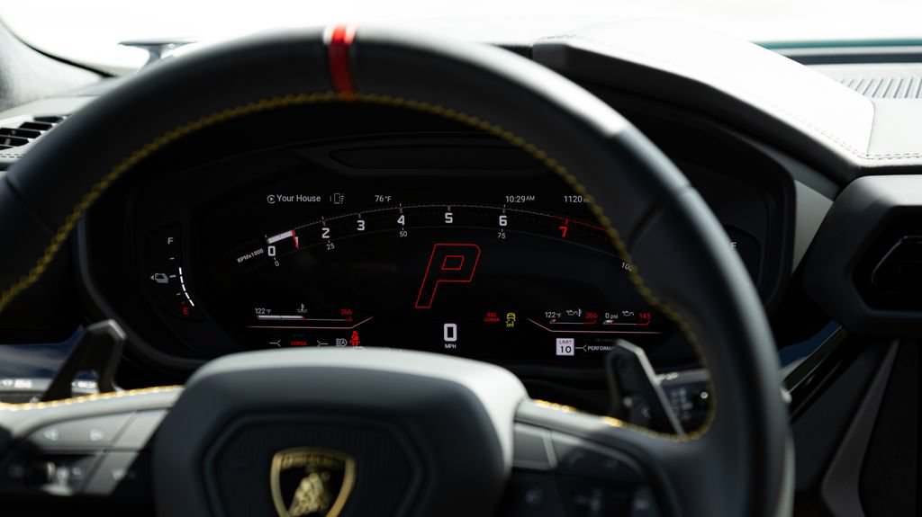 Used 2025 Lamborghini Urus SE AWD/4WD image 19