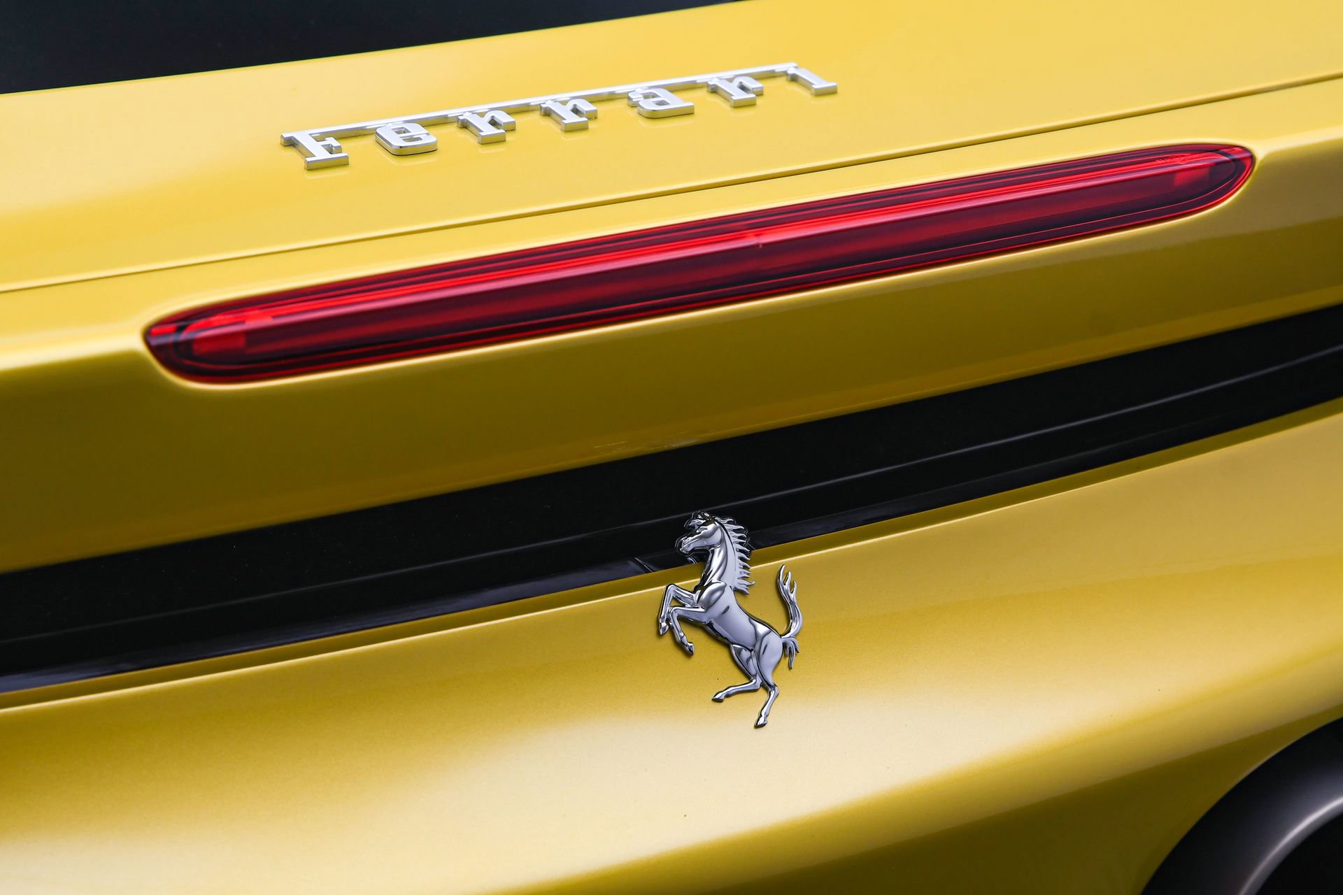 Used 2022 Ferrari SF90 Spider image 21