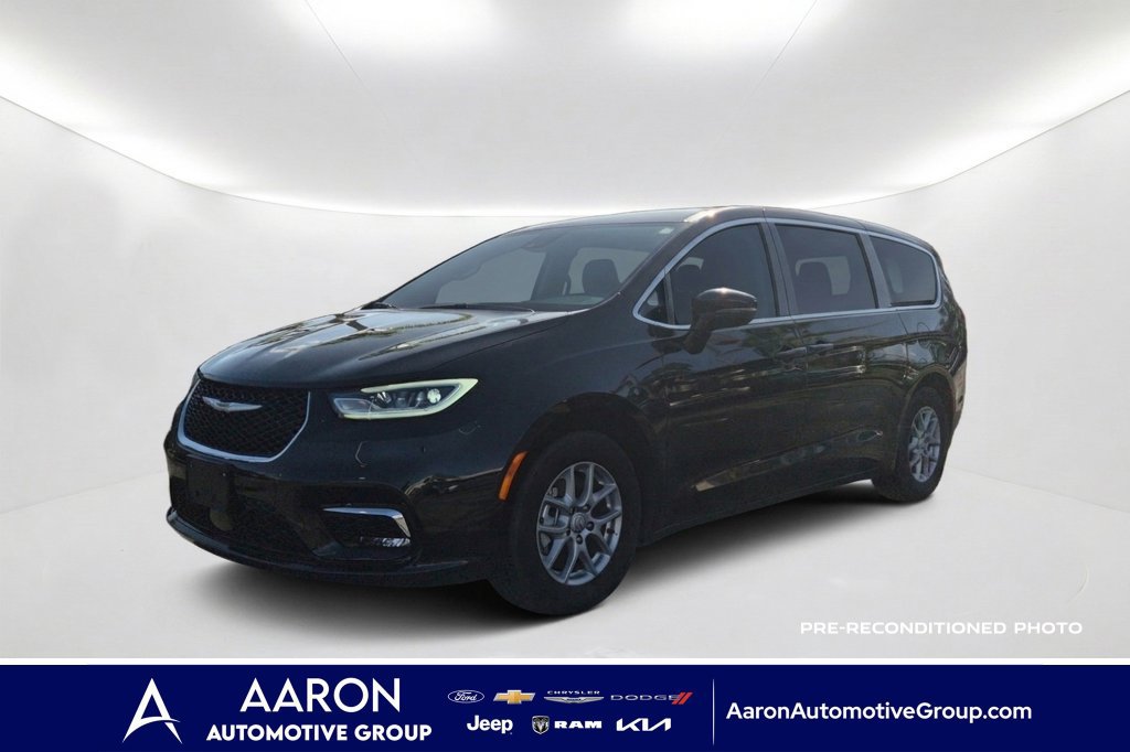 Used 2026 Chrysler Pacifica Select FWD image 1