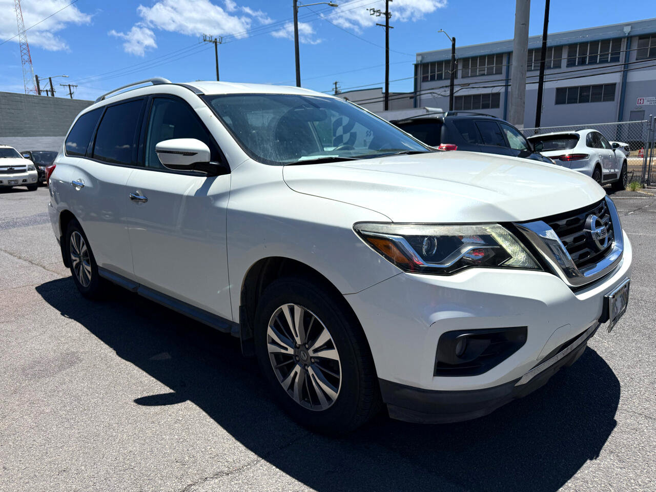 Used 2017 Nissan Pathfinder SV image 4