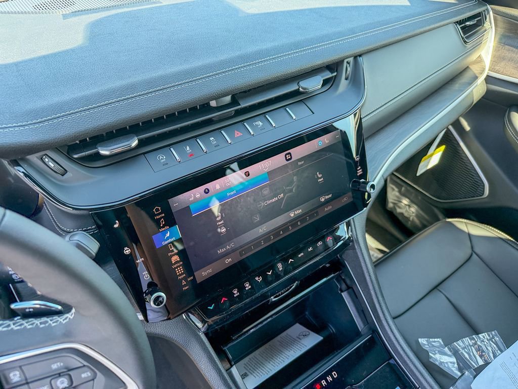 New 2026 Jeep Grand Cherokee L Limited AWD/4WD image 19