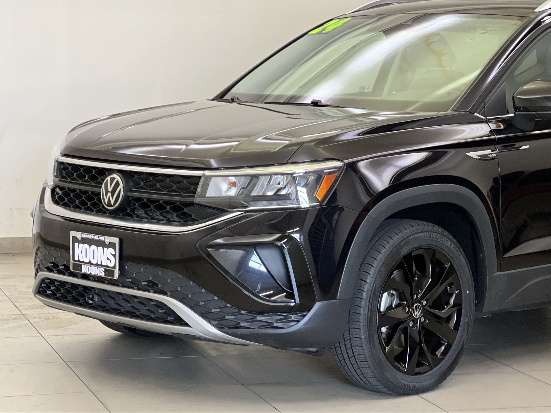 Used 2024 Volkswagen Taos SE w/ Panoramic Sunroof Package FWD image 28