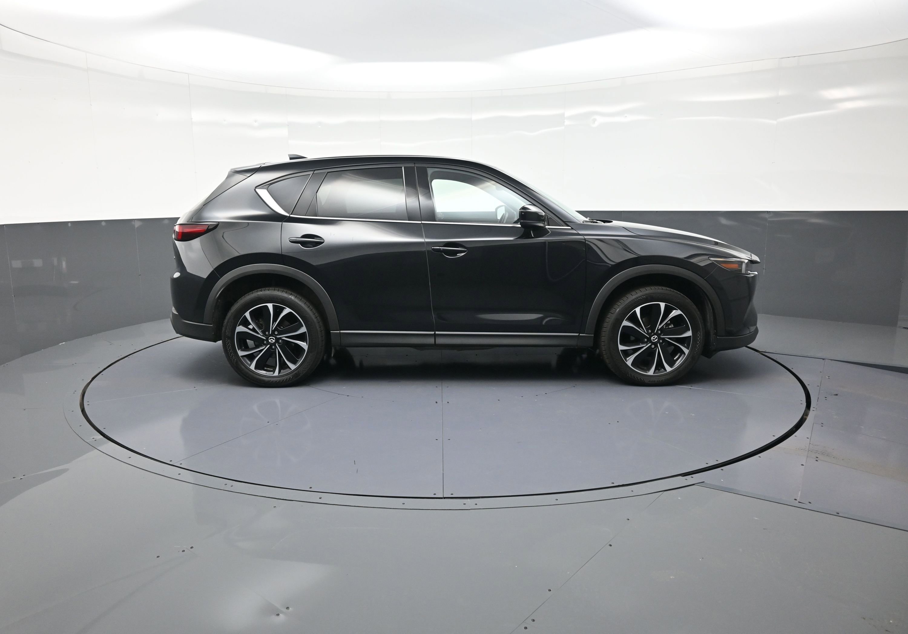 Used 2023 MAZDA CX-5 AWD 2.5 S w/ Premium Package image 2