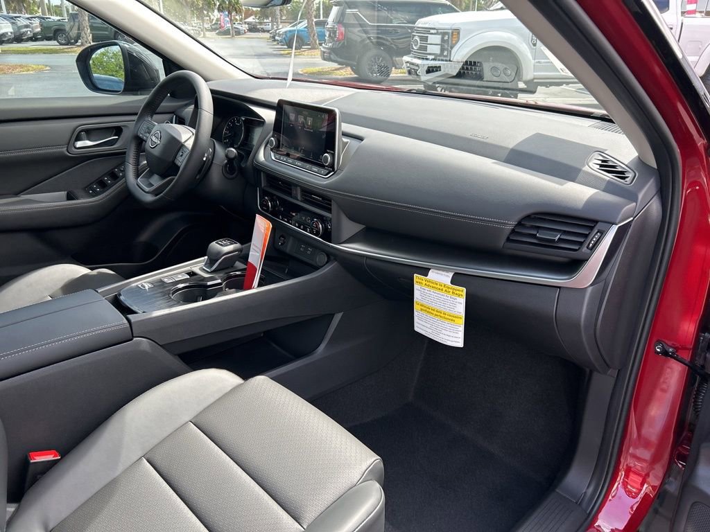 Used 2026 Nissan Rogue SV FWD image 43