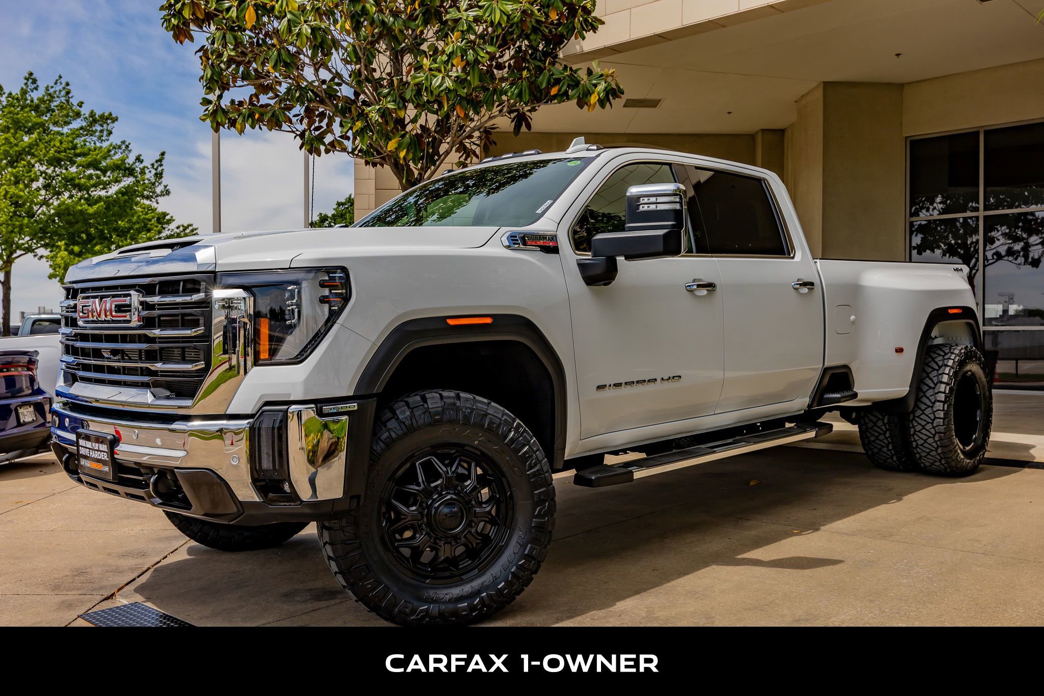 Used 2024 GMC Sierra 3500 SLT w/ SLT Premium Package AWD/4WD image 5