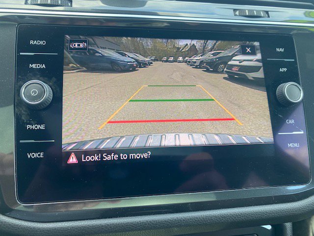 Used 2022 Volkswagen Tiguan SEL R-Line AWD/4WD image 11
