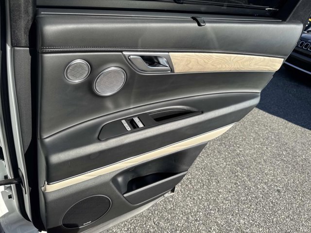 Used 2022 Genesis GV80 2.5T w/ Prestige Package 05 image 19