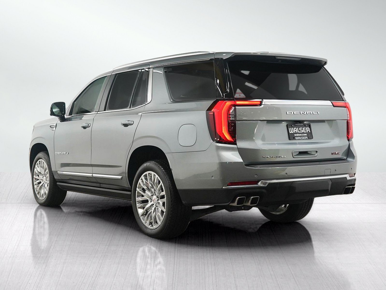Used 2025 GMC Yukon Denali w/ Sun & Power Step Package AWD/4WD image 3