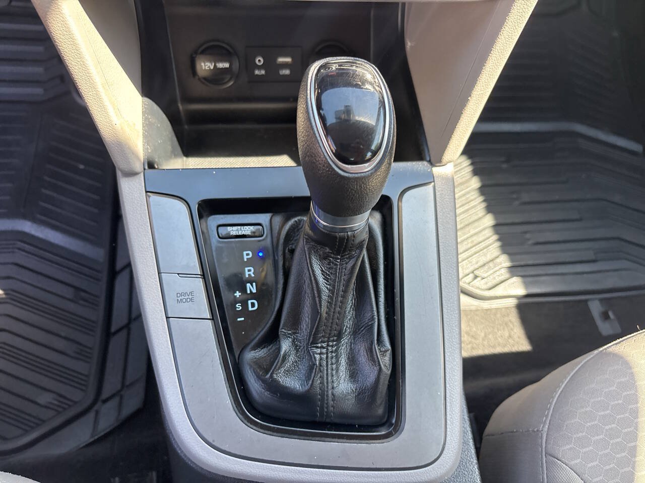 Used 2020 Hyundai Elantra SEL FWD image 13
