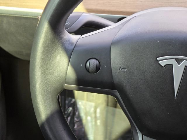 Used 2018 Tesla Model 3 image 22