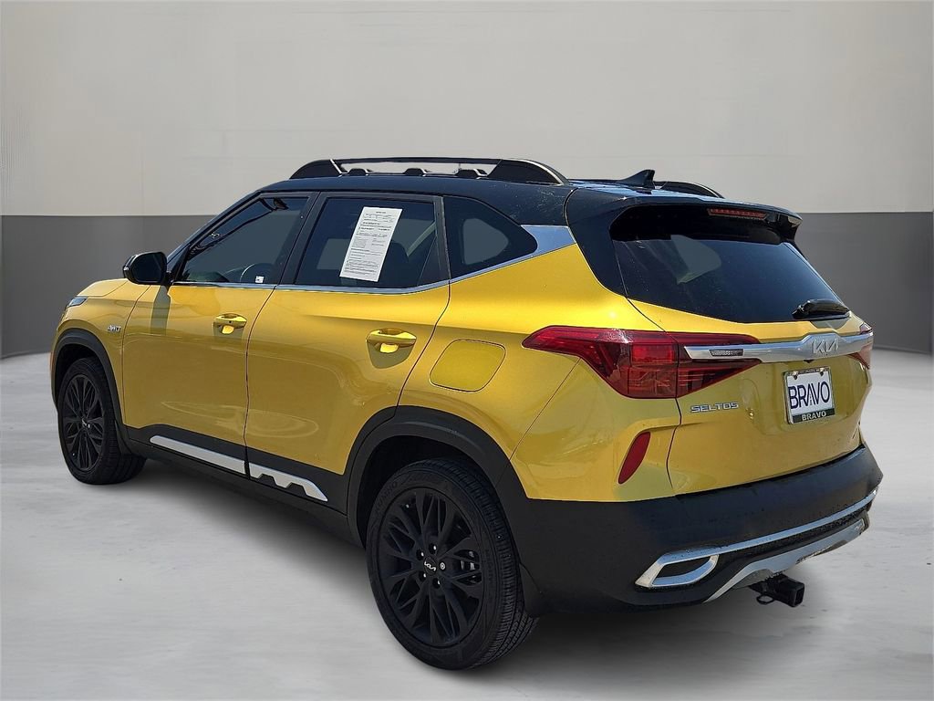 Used 2023 Kia Seltos Nightfall Edition image 3