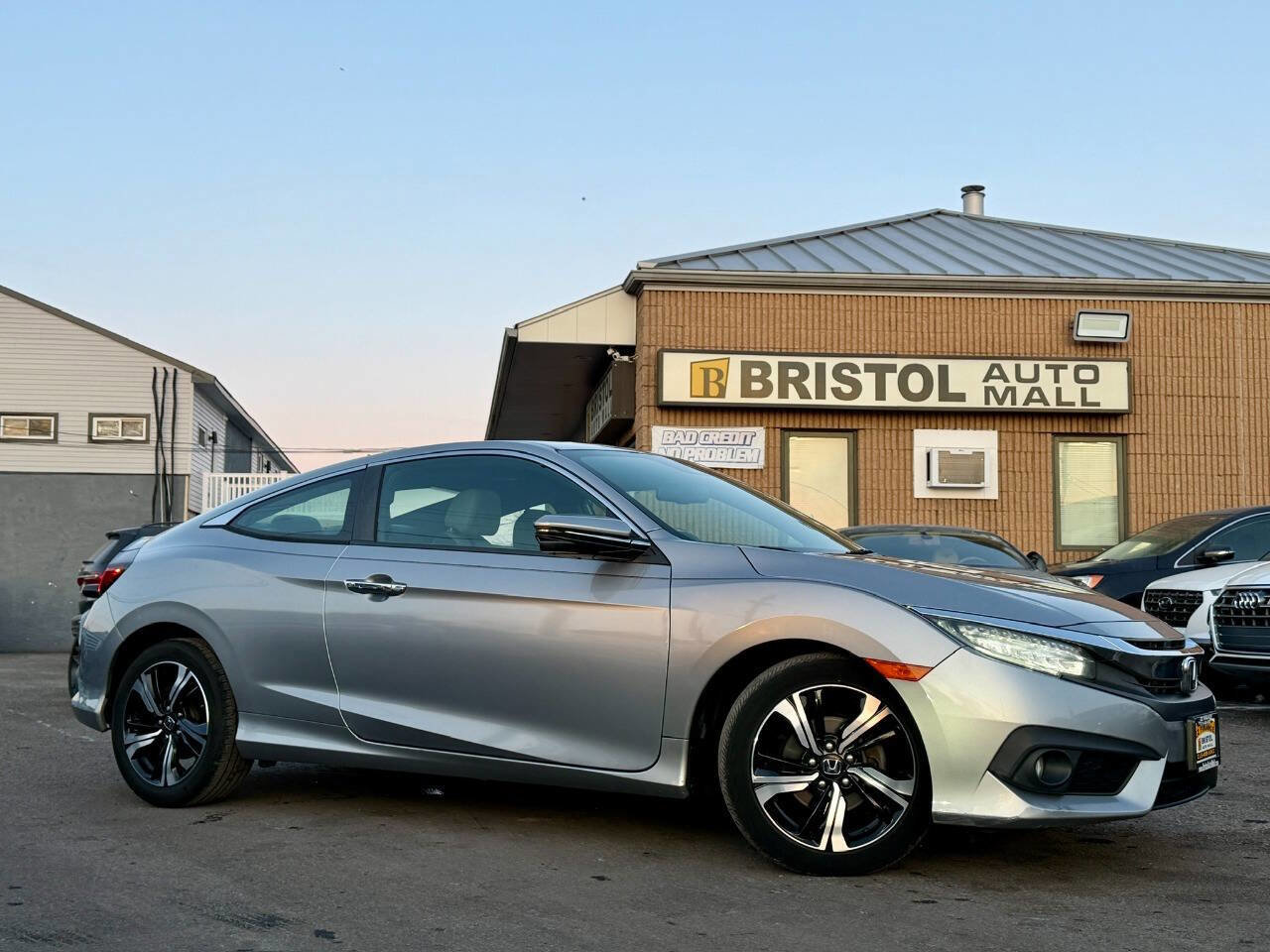 Used 2016 Honda Civic Touring image 29