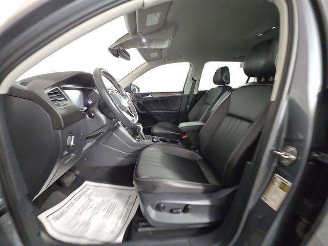 Used 2023 Volkswagen Tiguan SE image 9
