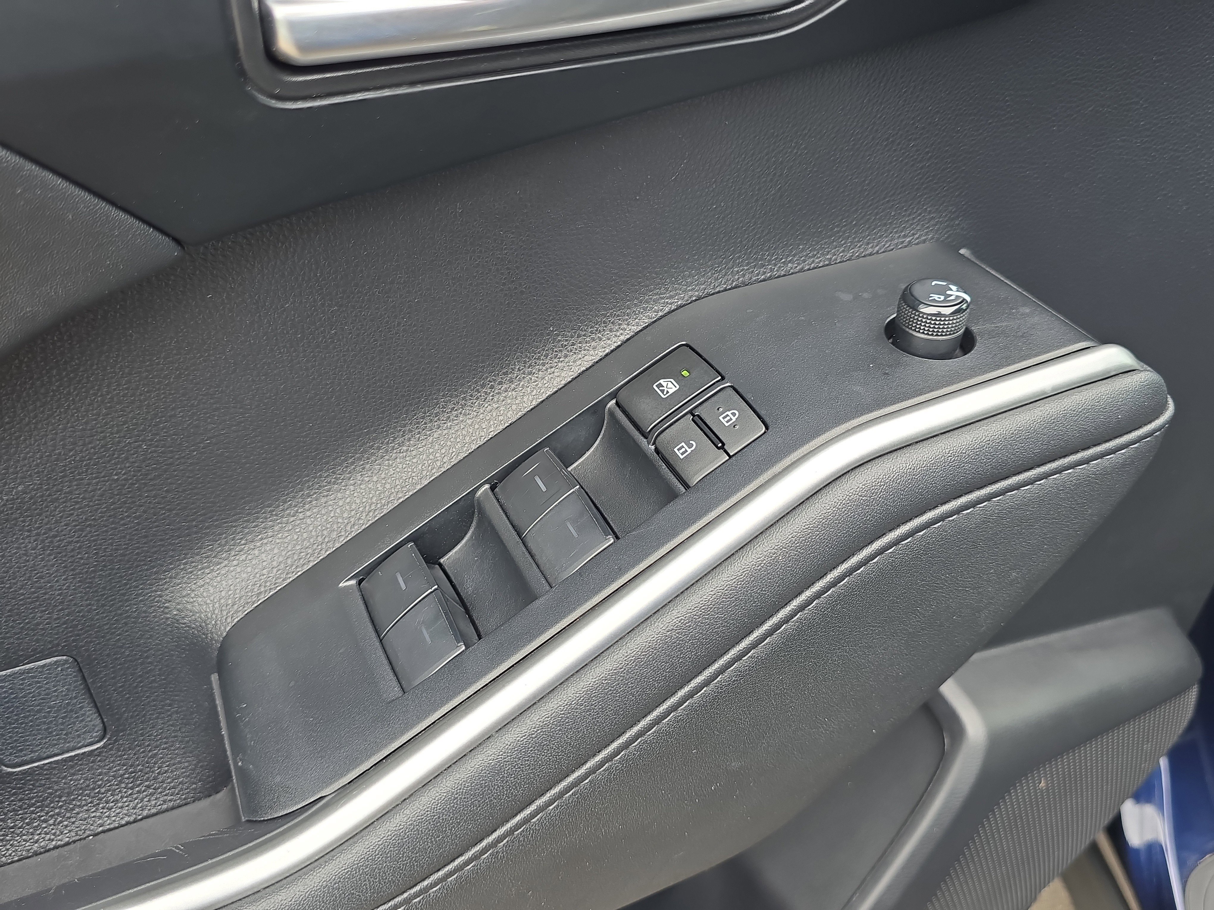 Used 2023 Toyota Highlander XLE AWD/4WD image 21