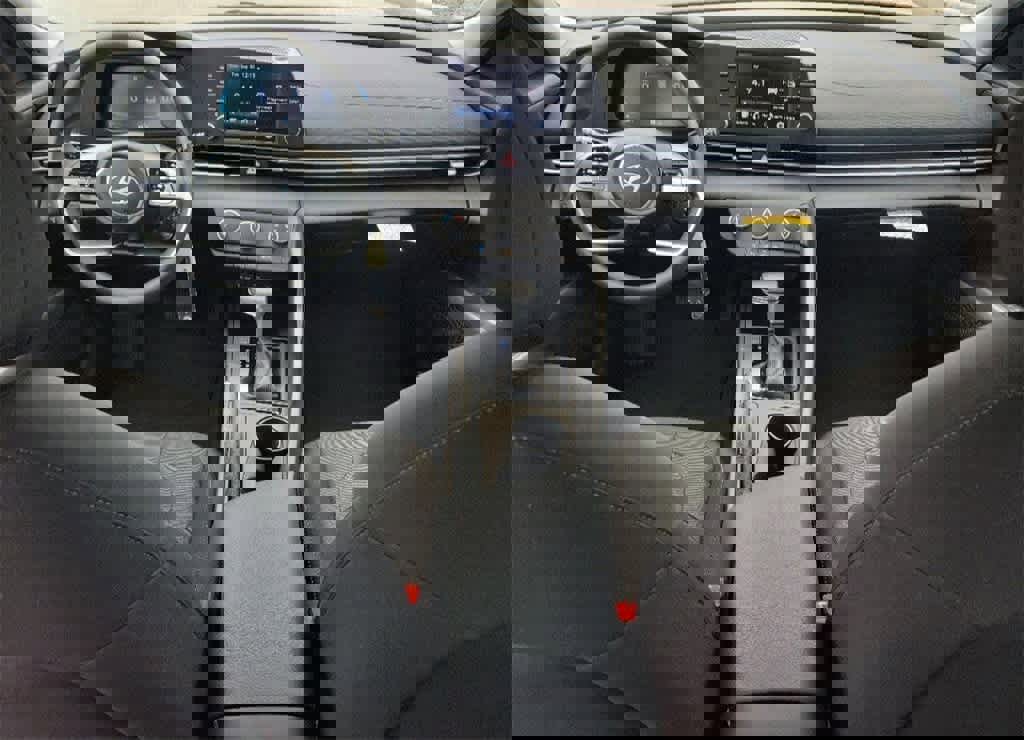 New 2025 Hyundai Elantra SE image 13