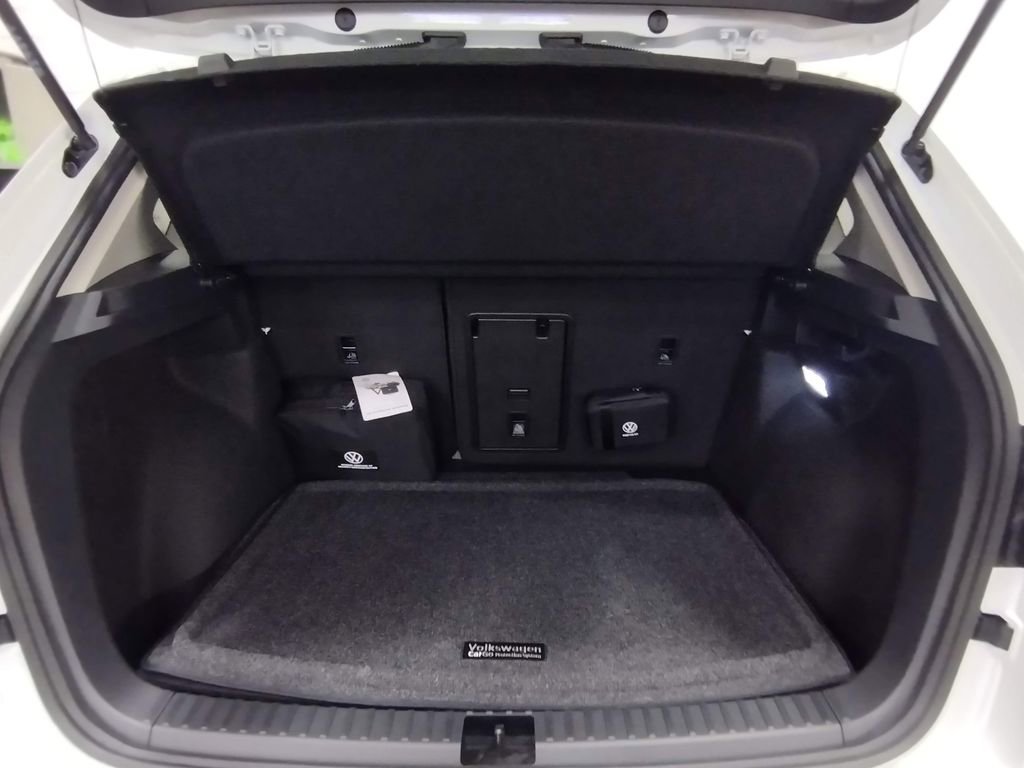 New 2025 Volkswagen Taos SEL image 16