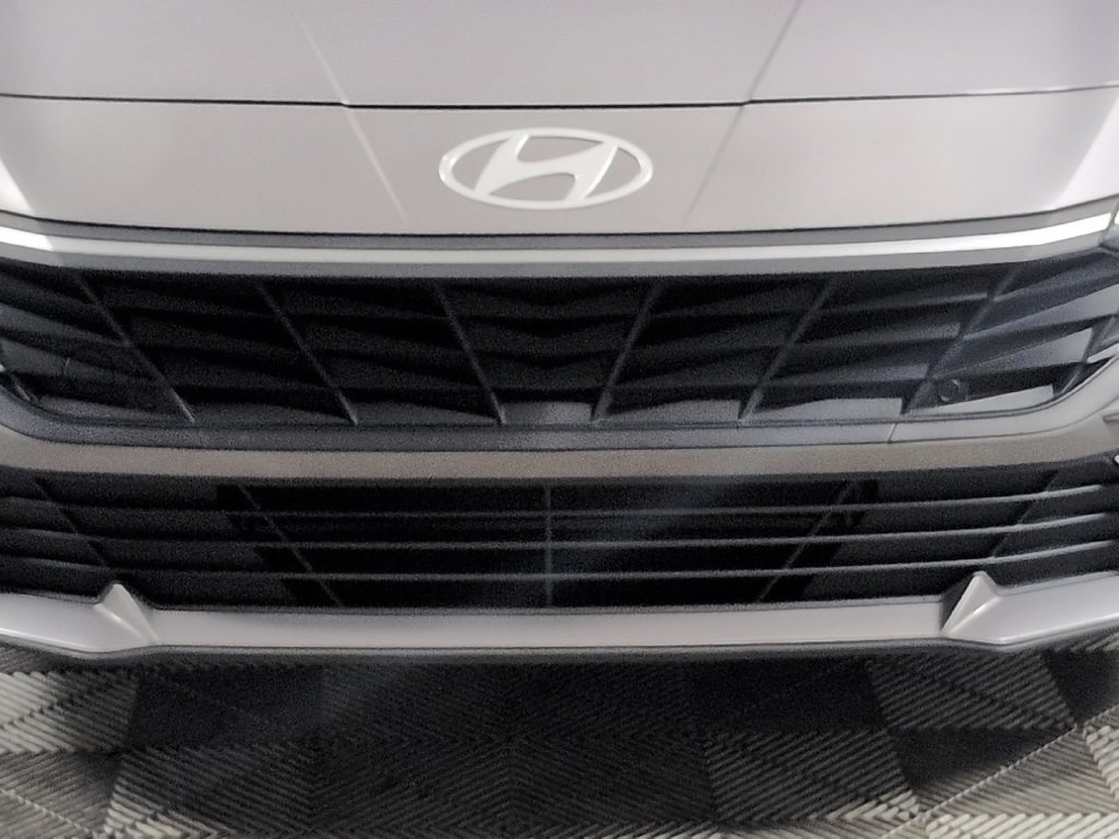 Used 2024 Hyundai Elantra SEL FWD image 4