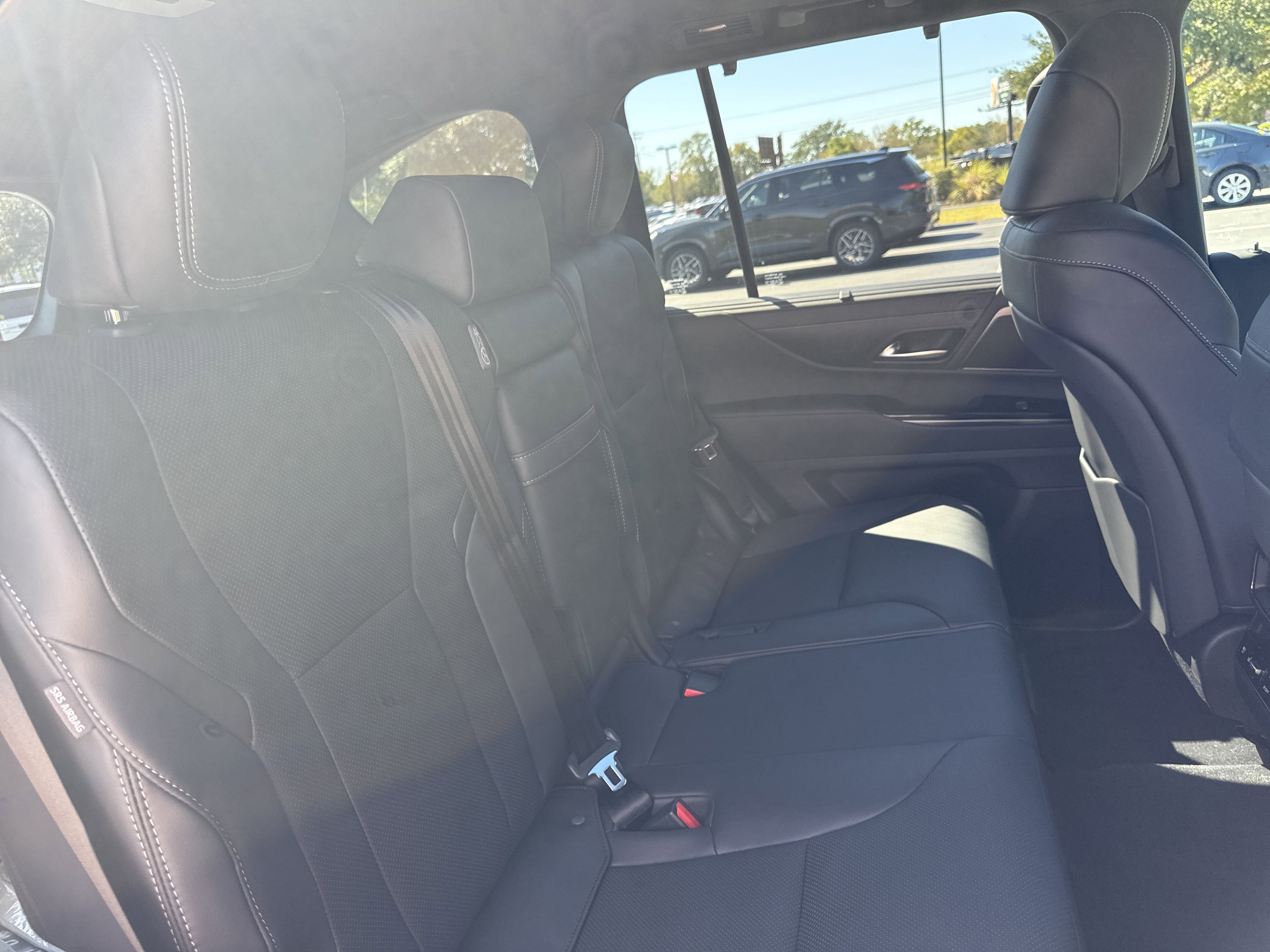 Used 2025 Lexus LX 600 4WD w/ Interior Upgrade Package image 29