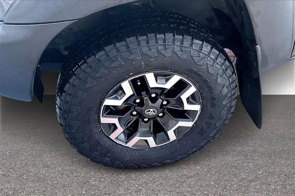 Used 2015 Toyota Tacoma 4x4 Access Cab image 30