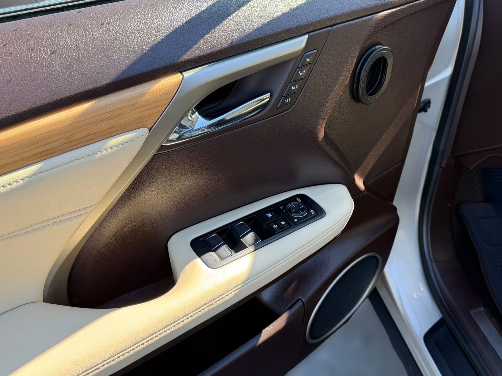 Used 2018 Lexus RX 350L image 23