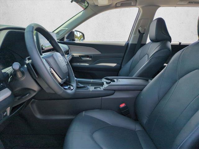 Certified 2025 Toyota Grand Highlander AWD image 16