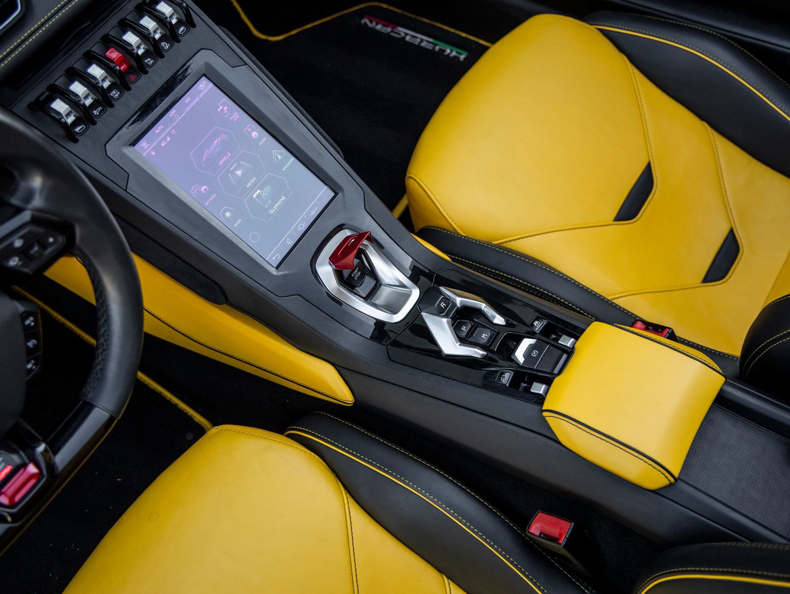 Used 2020 Lamborghini Huracan EVO image 27